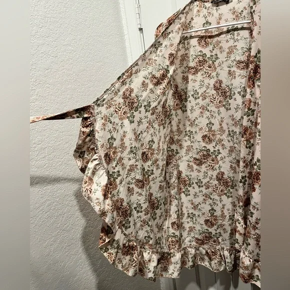 SHEIN Allover Floral Print Belted Ruffle Trim Wrap Hem Dress Size S - Picture 4 of 7